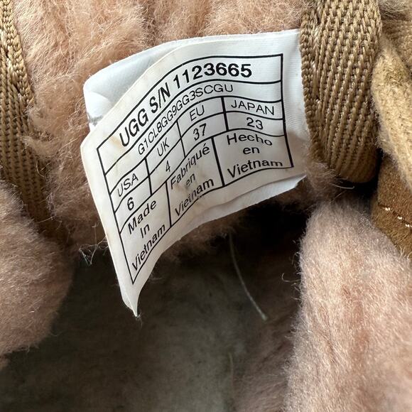 UGG Neumel Cozy Chukka Boot Women's Size 6 - Picture 8 of 13